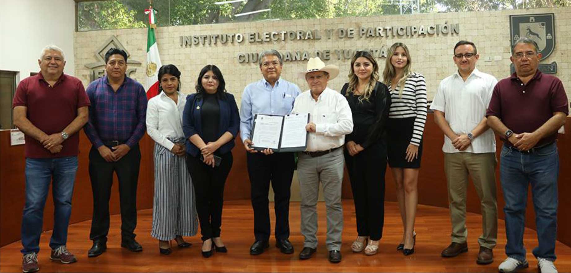 Cumplen con entrega de Catálogos Preliminares de P...